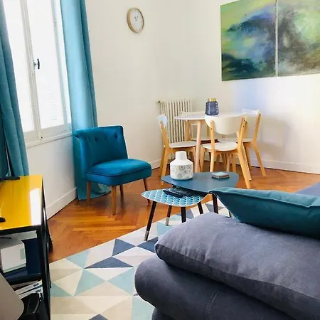 A Lorraine Fshh Apartment
